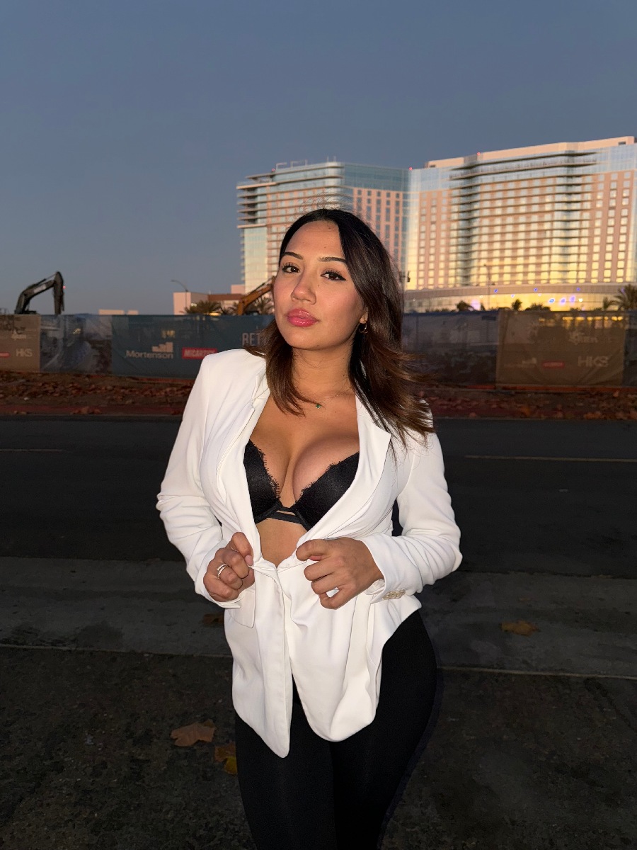 Take a pause and enjoy Ali Cruz — streaming from Brisbane