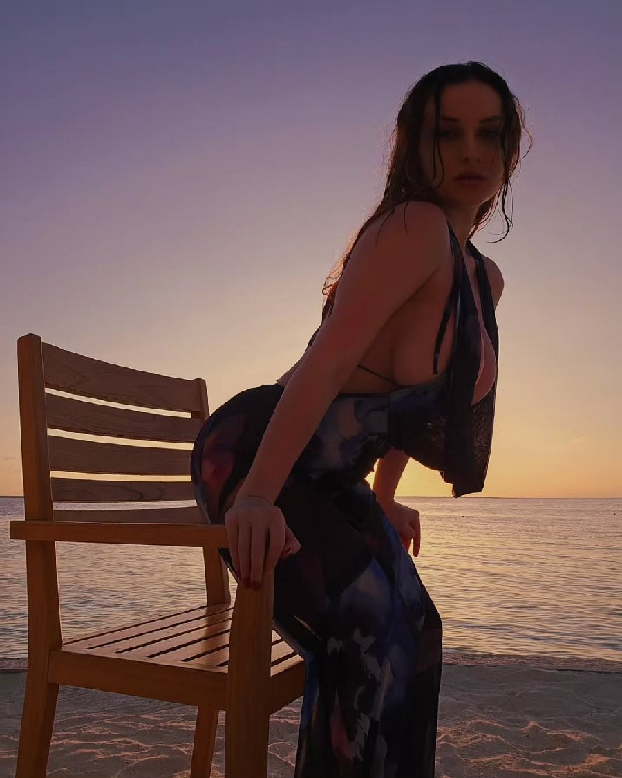 Sexy girl Miranda Faith nude in Brisbane