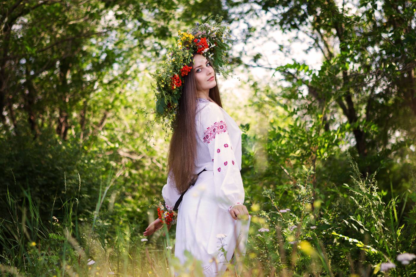 Slavic girls brings the glow — live moments in Brisbane