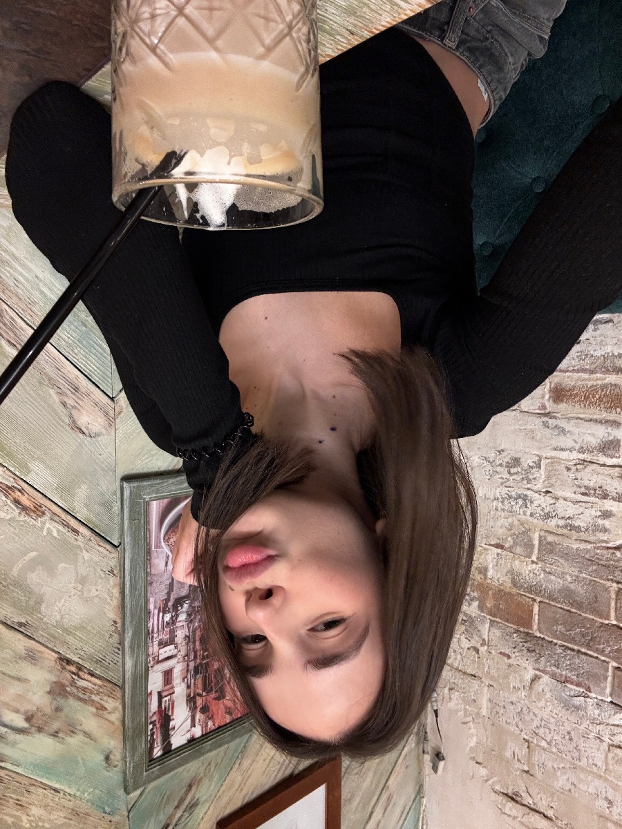 Fresh photos, fresh mood — Tina online in Brisbane